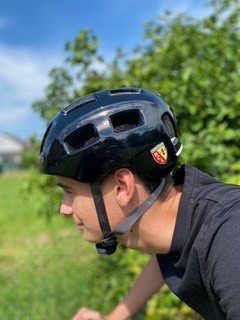 Casque Youn-I porté par un cycliste, en extérieur